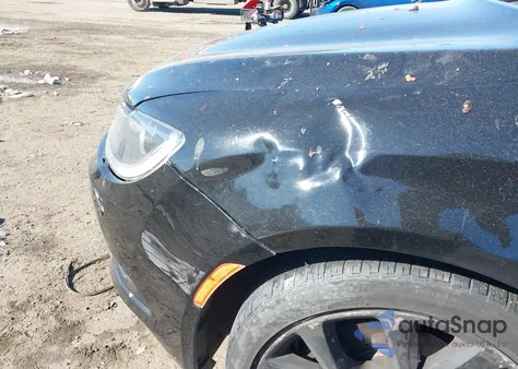 2015 Chrysler 200 S z USA, uszkodzony, nr VIN 1C3CCCBB0FN538105